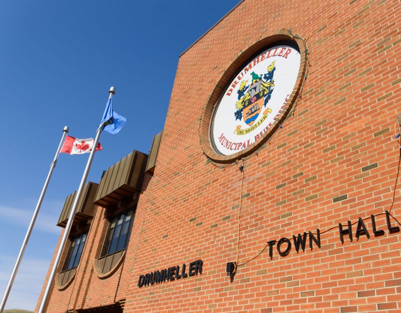 Drumheller Town Hall during the summer time
